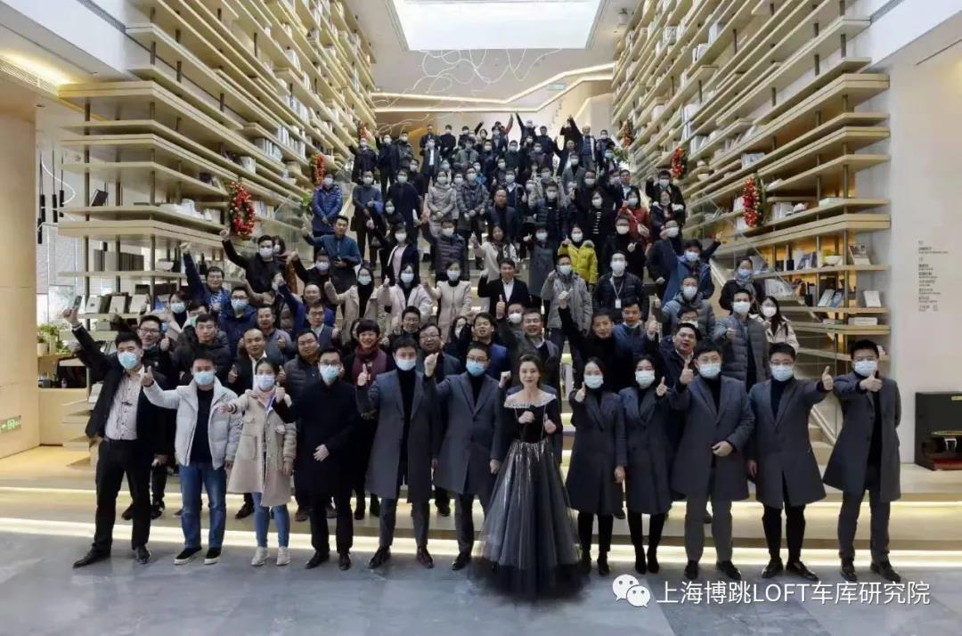 湖南全国一百多人在华侨城汉口道6号参观研讨LOFT专利车库技术！
